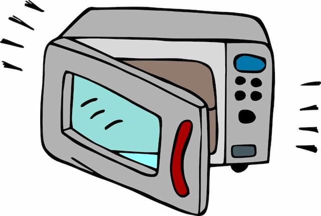 電子レンジに金属を入れてはいけない理由