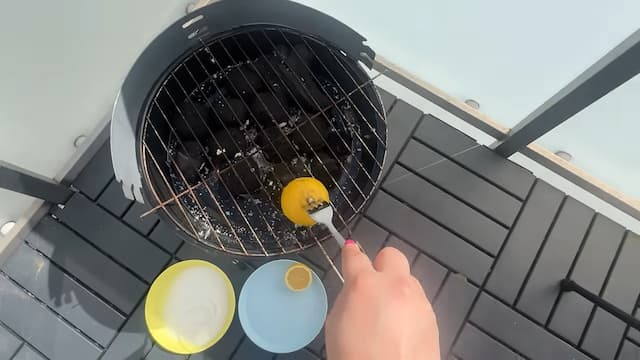 レモンと塩を使ったグリルの掃除方法