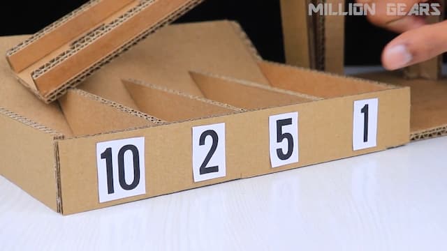 お金の種類を明記する